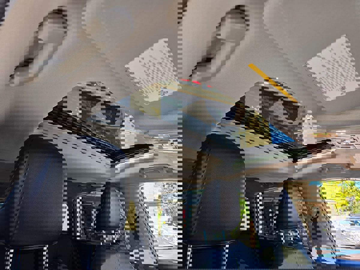 Used 2020 Toyota Highlander XLE image 17