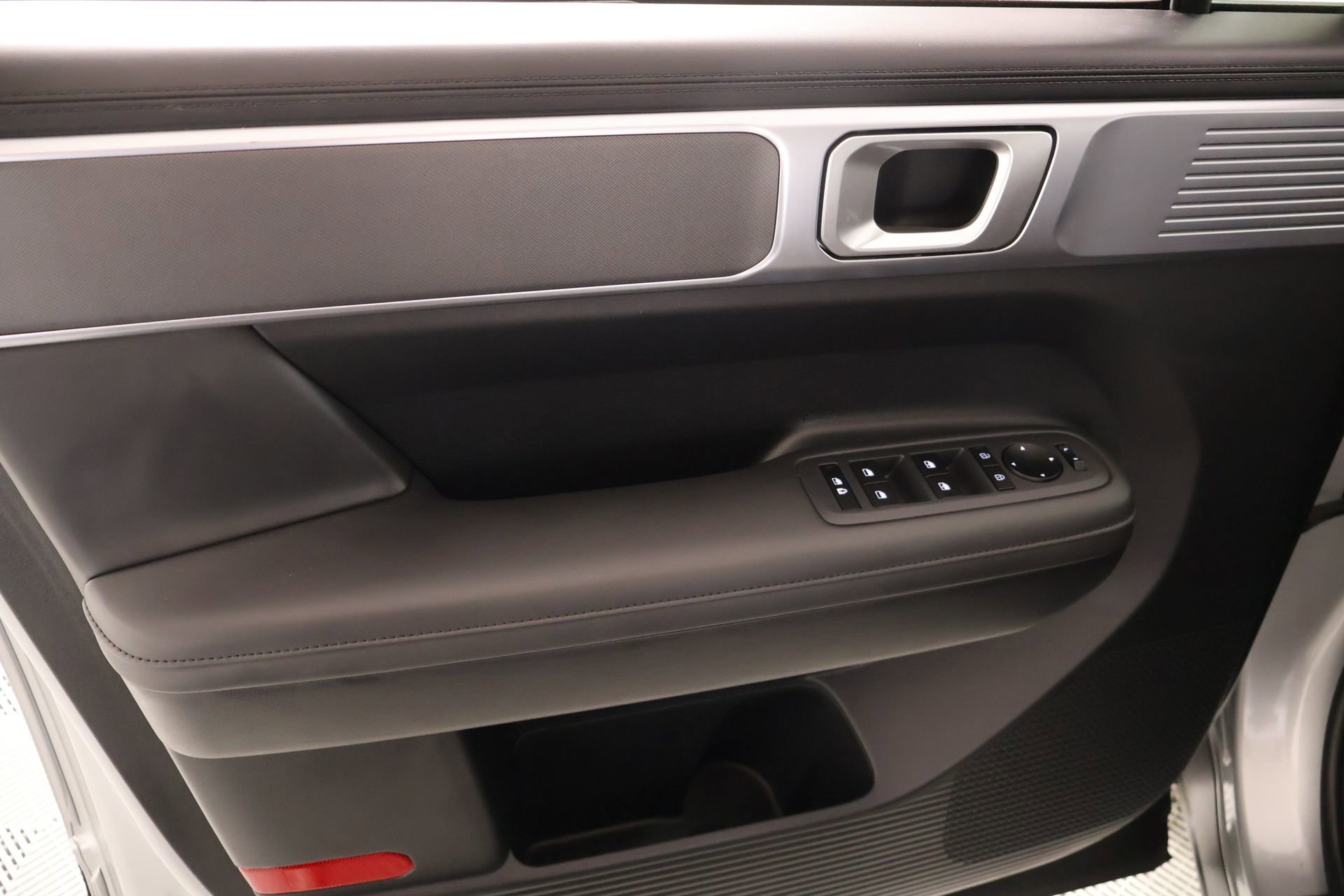 Used 2026 Hyundai Santa Fe SEL FWD image 16
