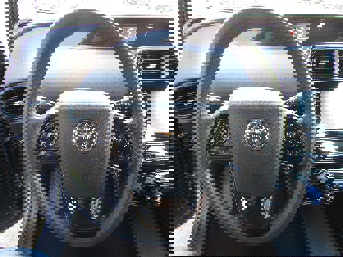 Used 2022 Toyota Prius LE image 6