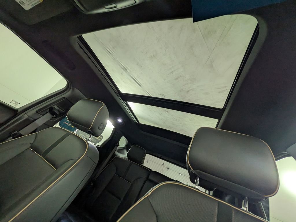 Certified 2025 Chevrolet Blazer Premier w/ Driver Confidence II Package image 34