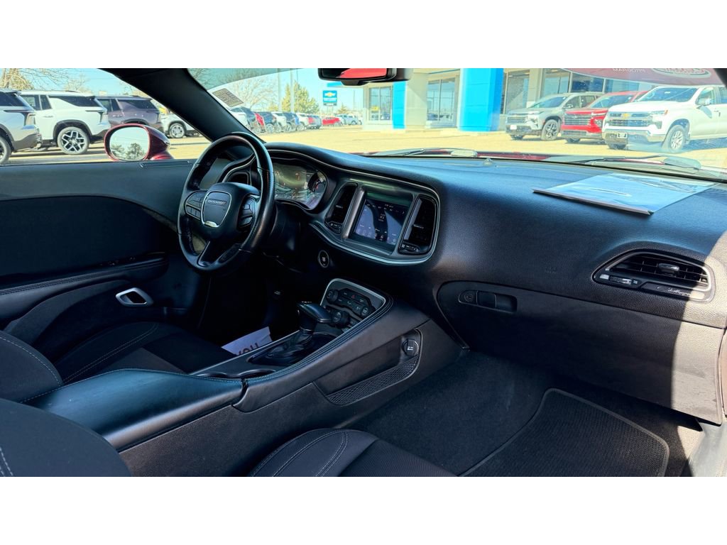 Used 2022 Dodge Challenger SXT w/ Driver Convenience Group image 12