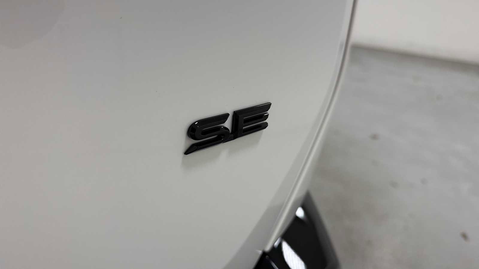 New 2026 Toyota RAV4 SE image 28