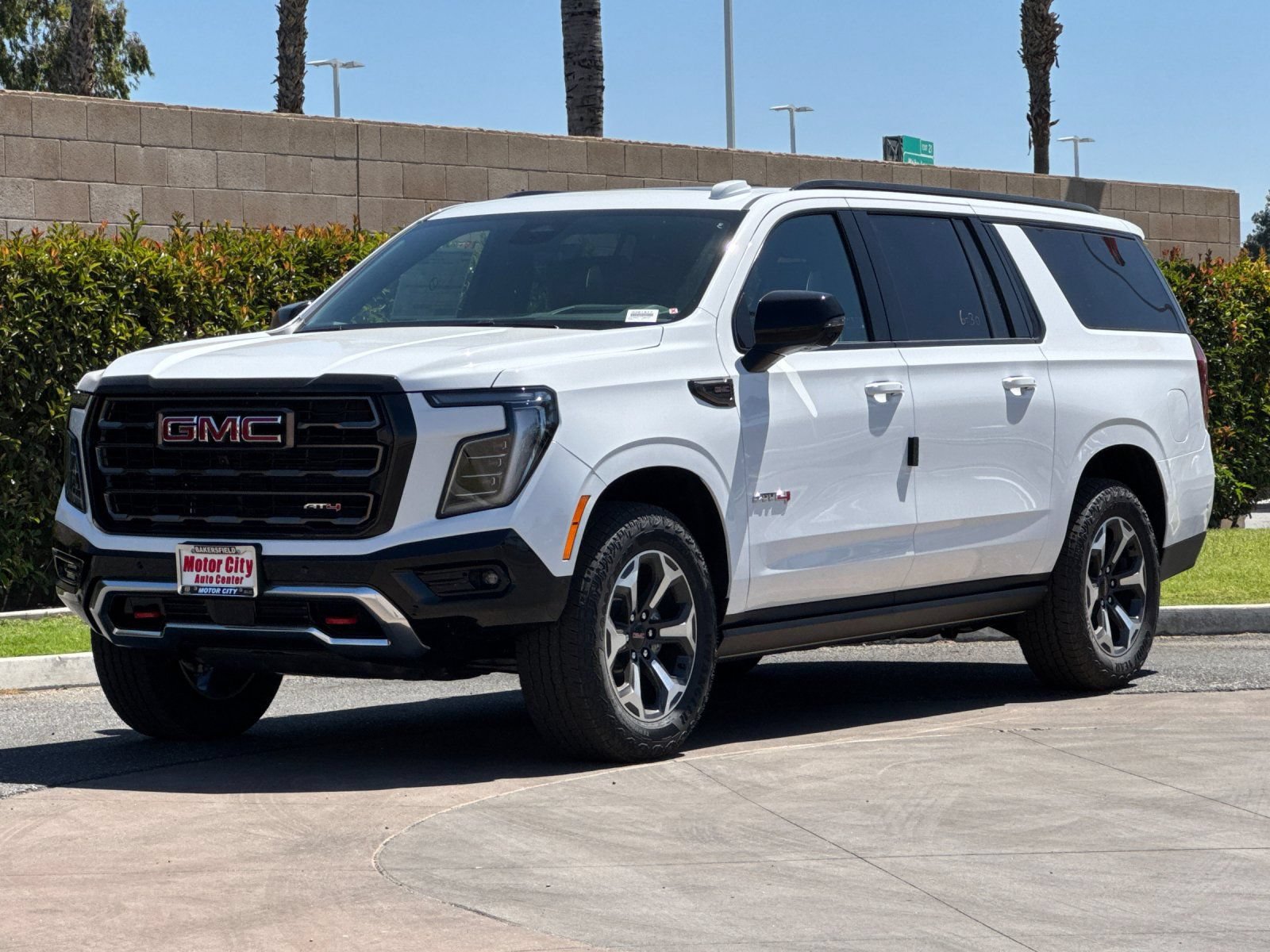 New 2026 GMC Yukon XL AT4 Ultimate AWD/4WD image 8