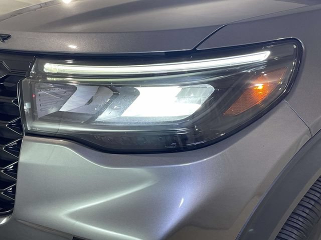 Used 2025 Ford Explorer ST-Line w/ ST-Line Street Pack AWD/4WD image 10
