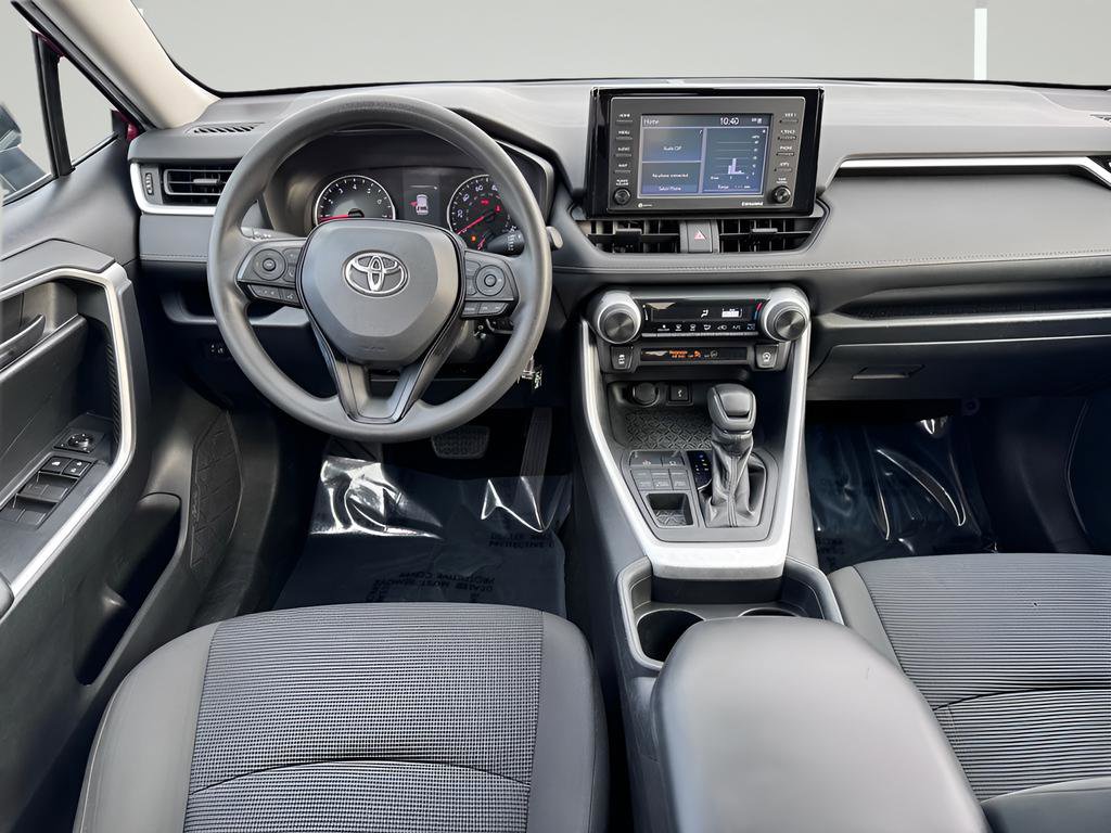 Used 2020 Toyota RAV4 LE image 5