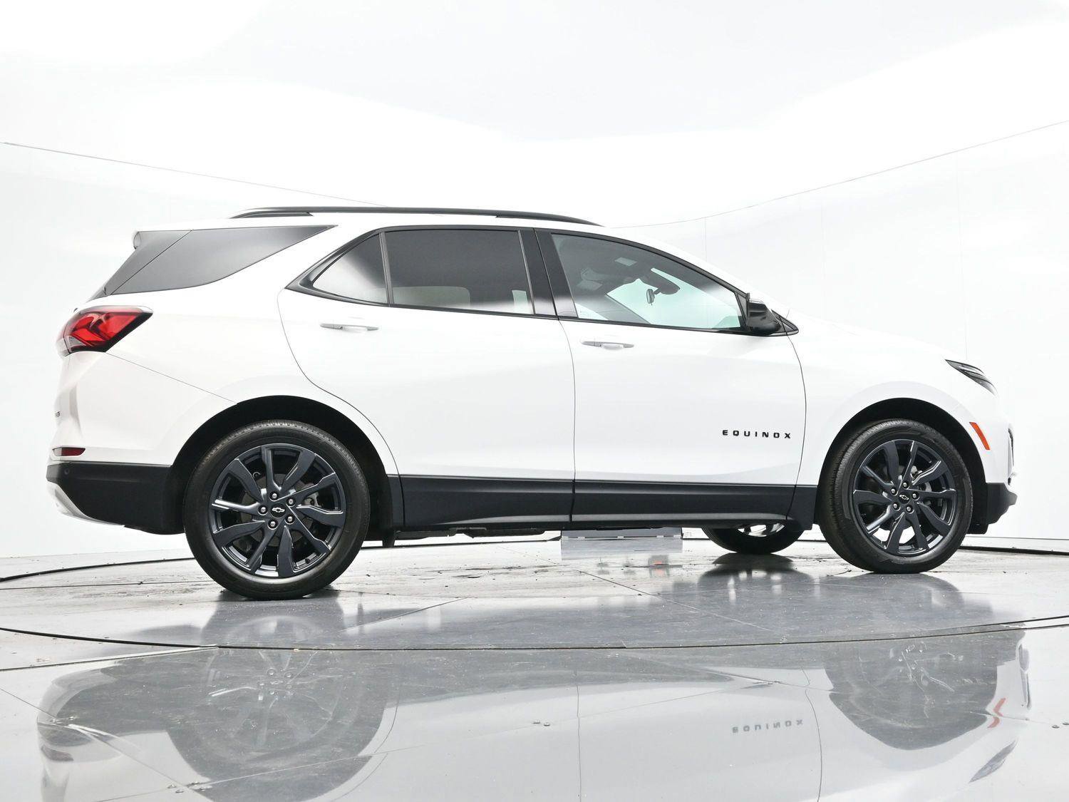 Used 2023 Chevrolet Equinox RS image 48