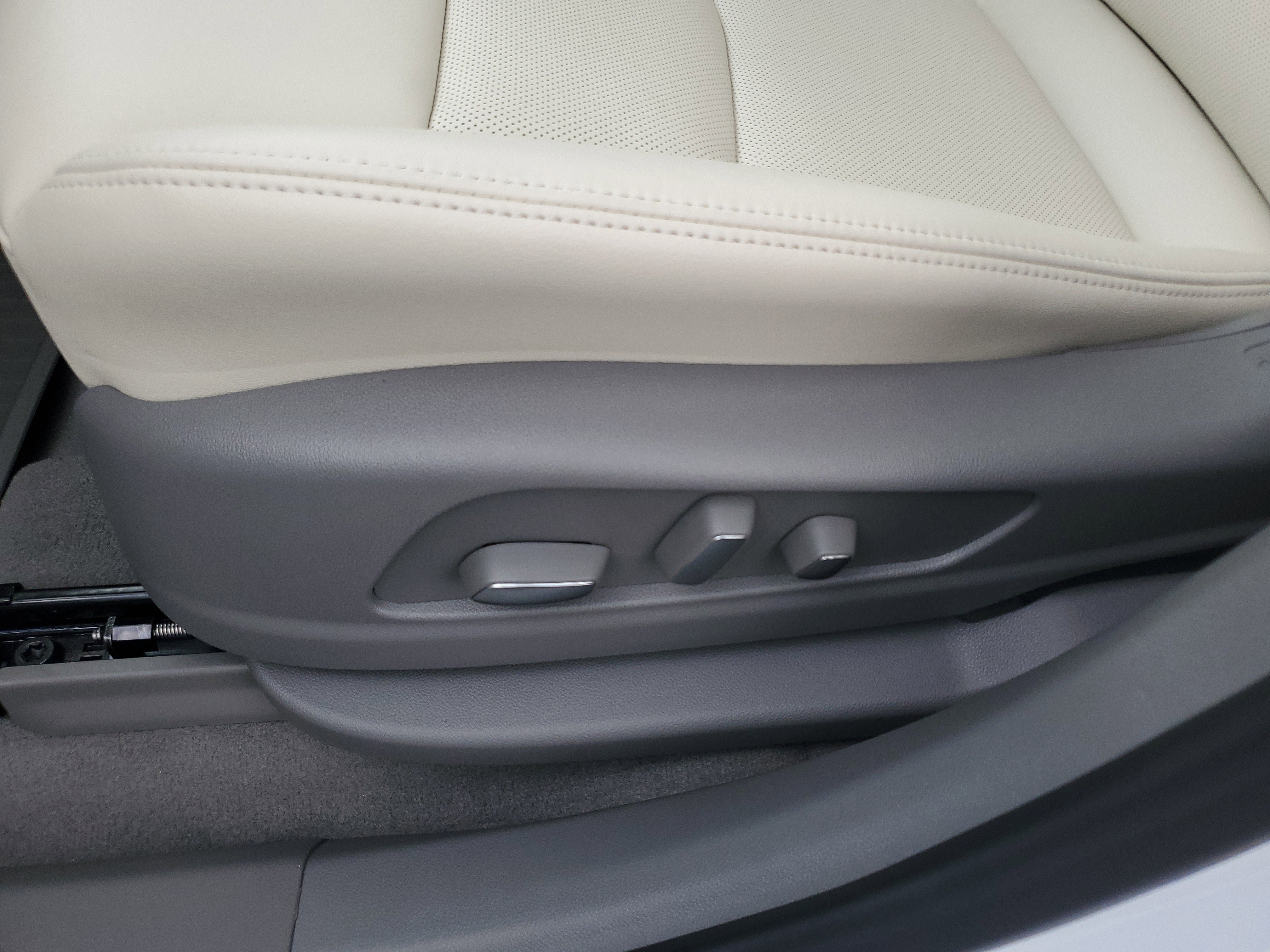 New 2025 Cadillac XT6 Premium Luxury w/ Technology Package image 12