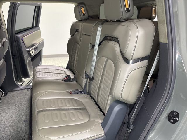 Used 2023 Rivian R1S Launch Edition Quad AWD/4WD image 2