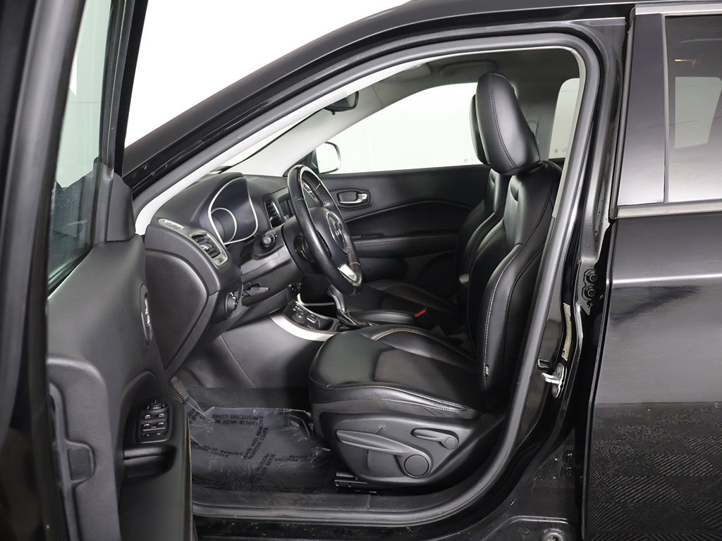 Used 2019 Jeep Compass Latitude w/ Cold Weather Group AWD/4WD image 25