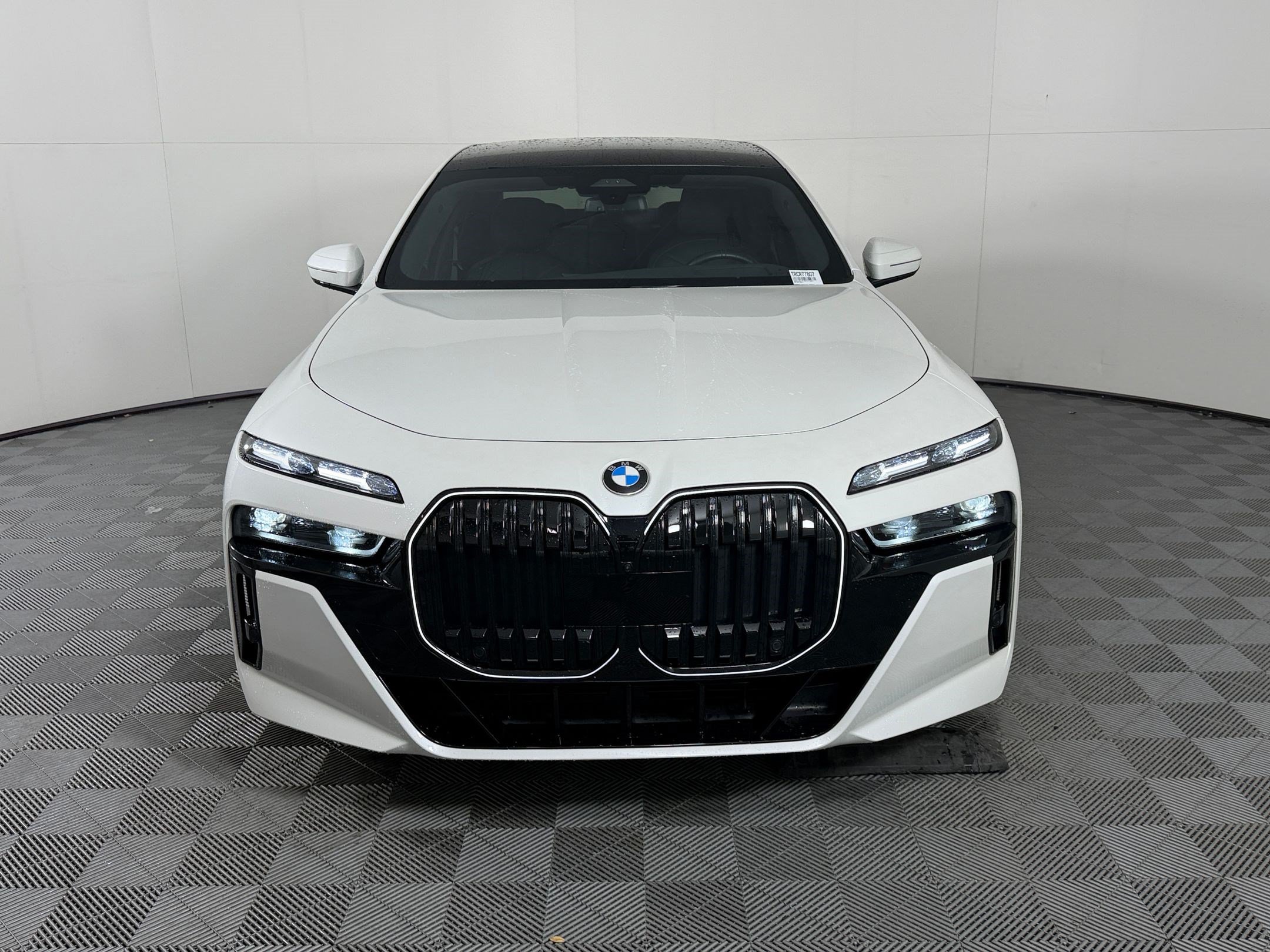 Certified 2024 BMW 760i xDrive w/ Executive Package AWD/4WD image 6