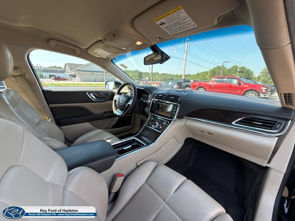 Used 2018 Lincoln Continental Premiere AWD/4WD image 43