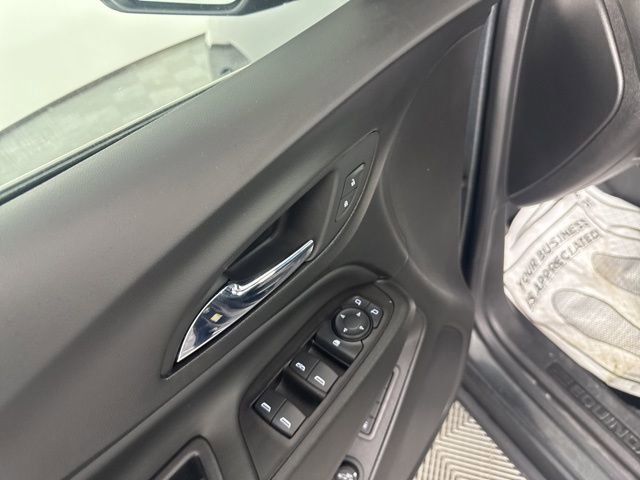 Used 2020 Chevrolet Equinox LT w/ Sport Edition image 28