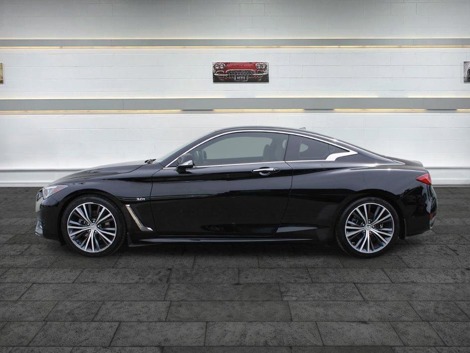 Used 2019 INFINITI Q60 3.0t Luxe w/ Essential Package RWD image 3