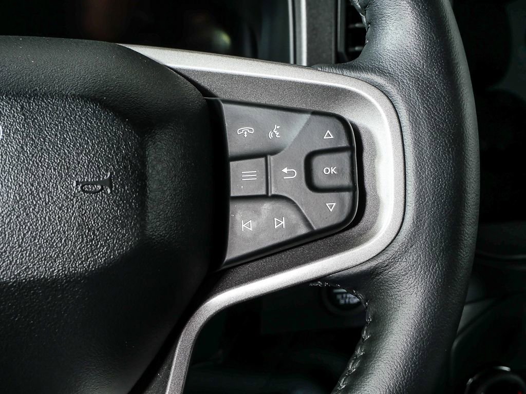 Used 2025 Ford Bronco Badlands AWD/4WD image 11