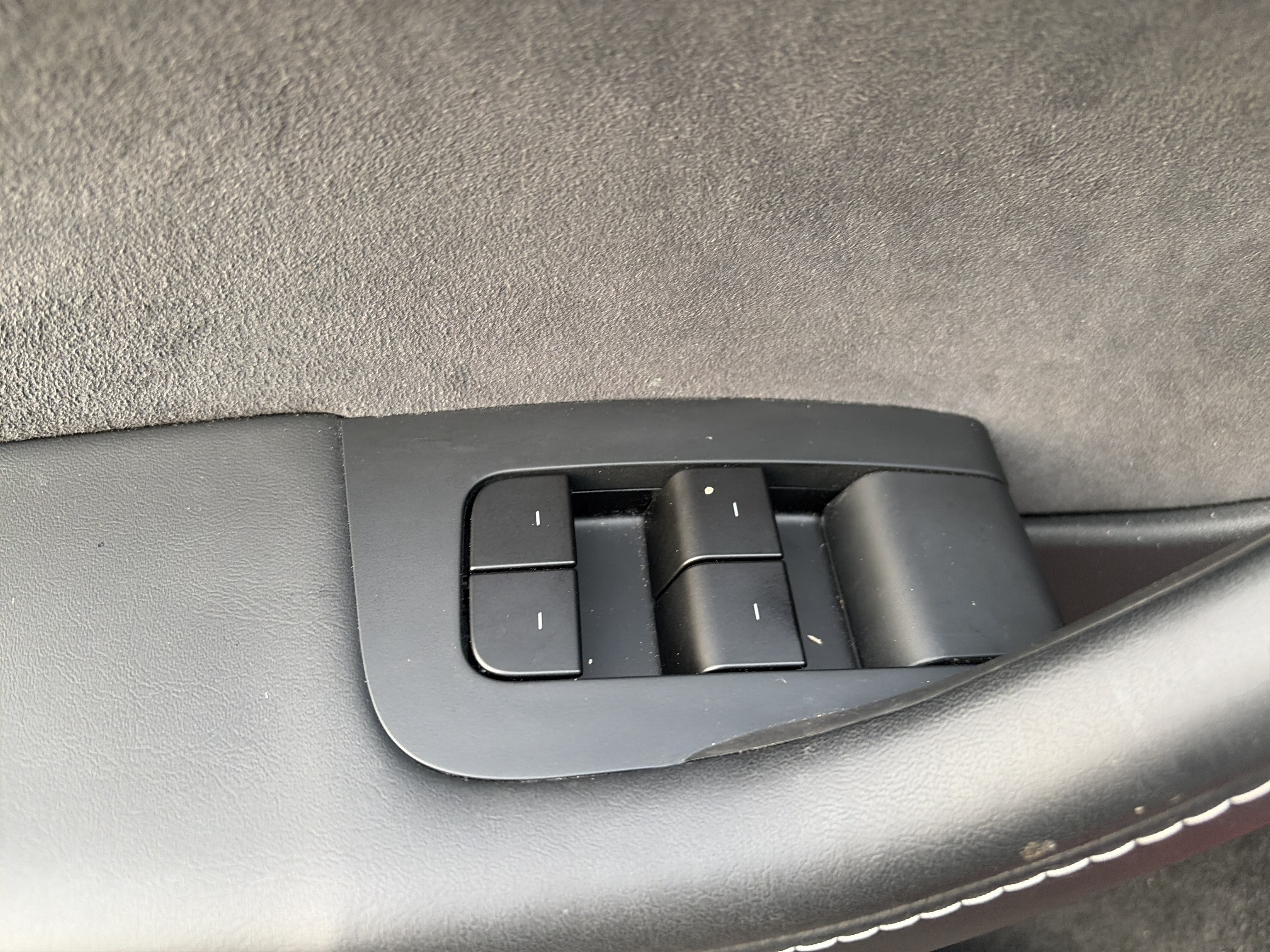Used 2025 Tesla Model Y Performance AWD/4WD image 14