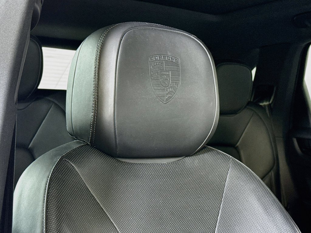 Certified 2023 Porsche Cayenne AWD/4WD image 25