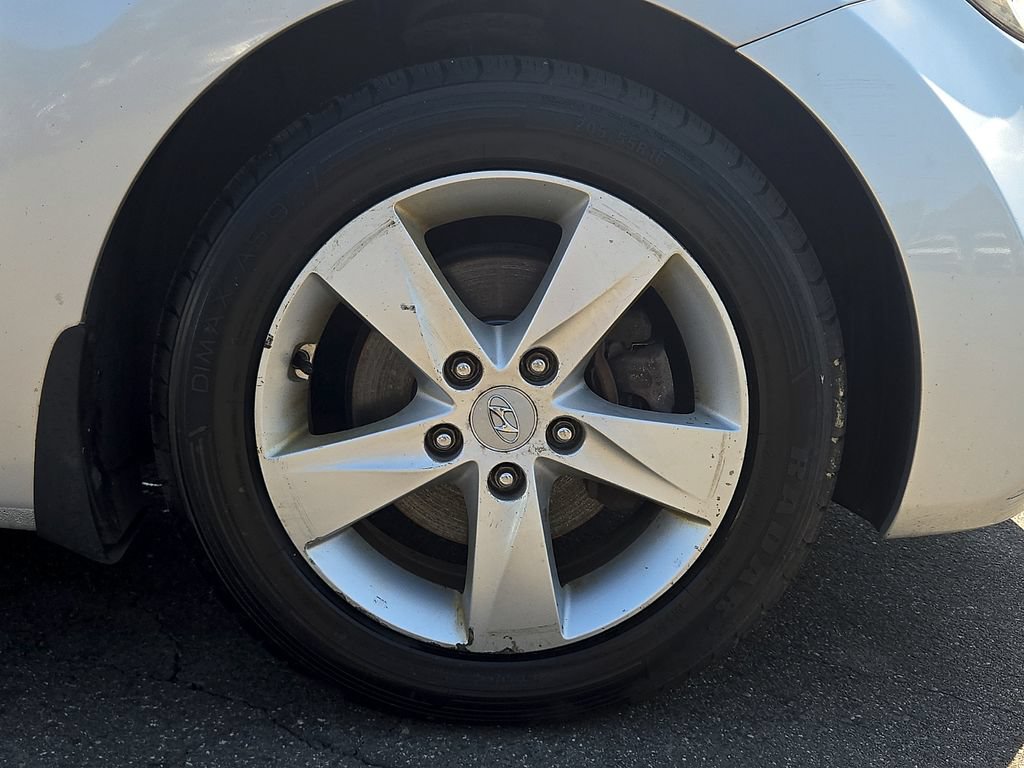 Used 2013 Hyundai Elantra GLS w/ Preferred Pkg FWD image 12