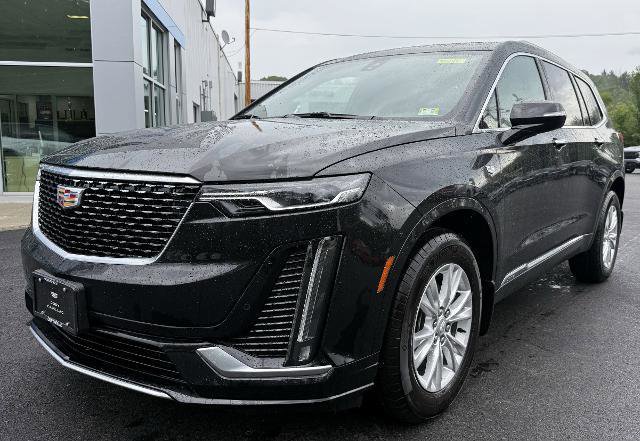 New 2025 Cadillac XT6 Luxury image 1