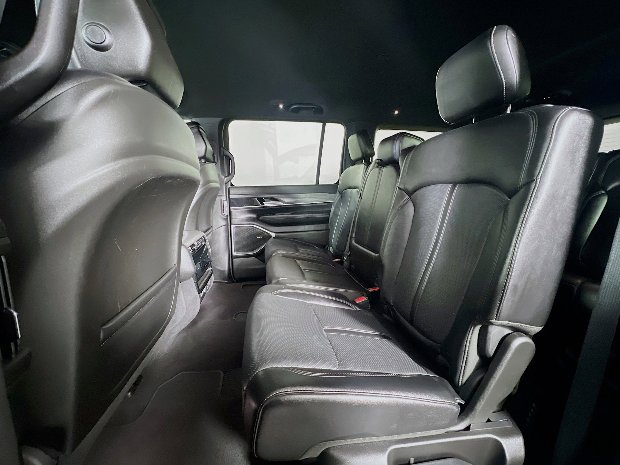 Used 2024 Jeep Wagoneer L Series II w/ Flexible Seating Group image 22