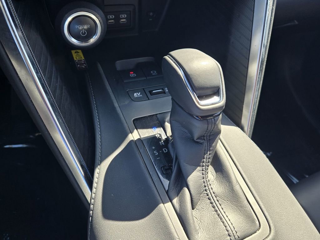 Used 2024 Toyota Venza Nightshade AWD/4WD image 19