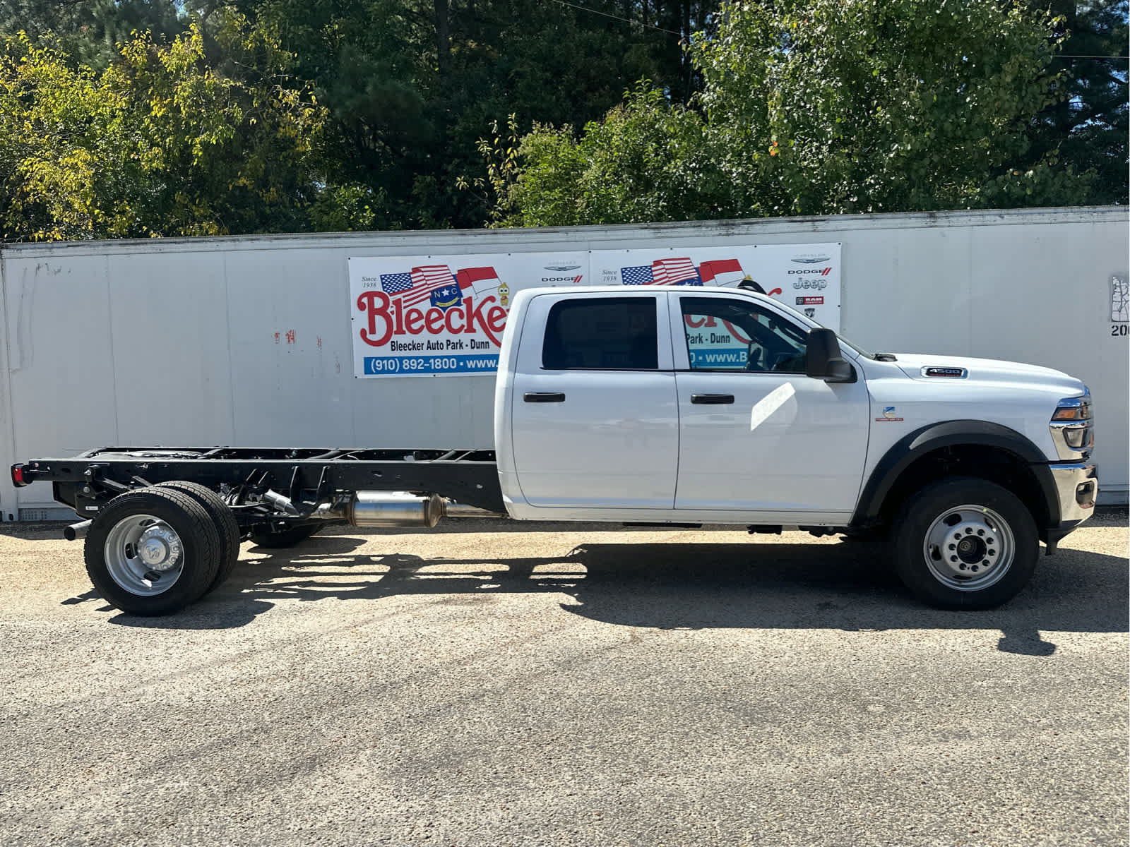 New 2026 RAM 4500 Tradesman w/ Chrome Appearance Group AWD/4WD image 2