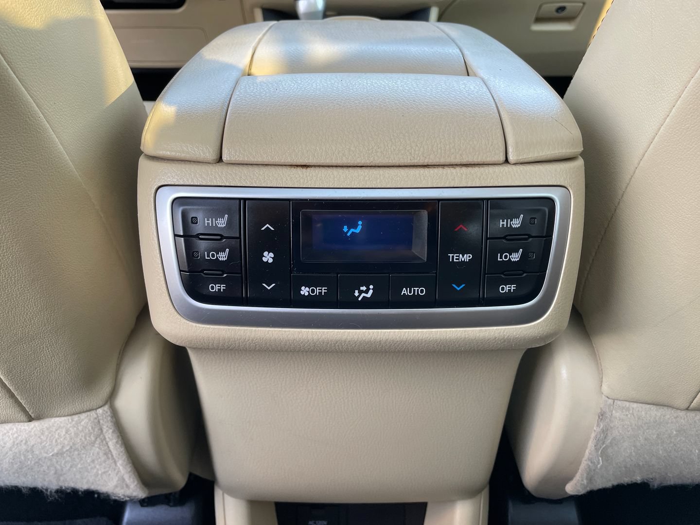 Certified 2016 Toyota Highlander Limited Platinum AWD/4WD image 12