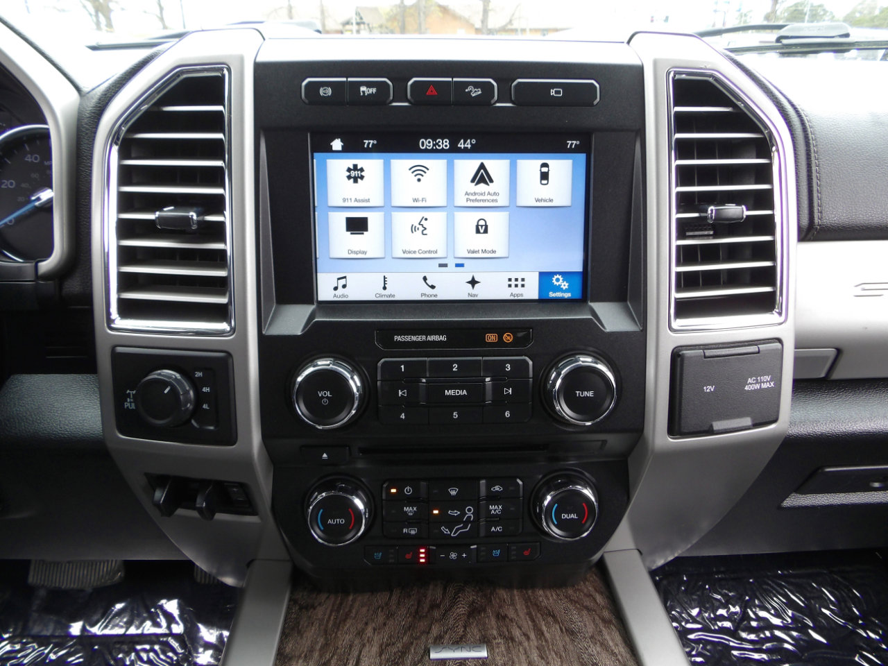 Used 2017 Ford F250 Lariat w/ Lariat Value Package image 23