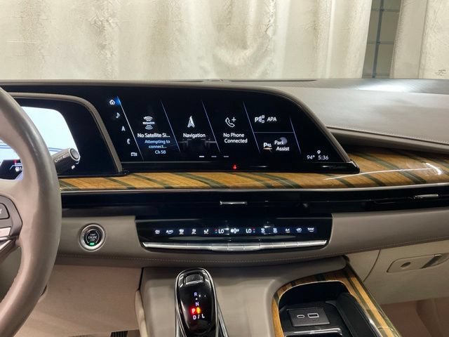 Used 2022 Cadillac Escalade Sport Platinum w/ LPO, ONYX Package AWD/4WD image 17
