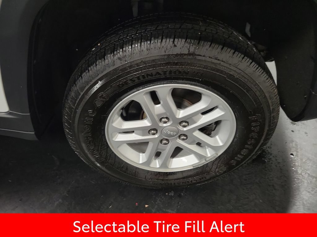 Used 2024 Jeep Grand Cherokee Laredo w/ Luxury Tech Group I AWD/4WD image 10