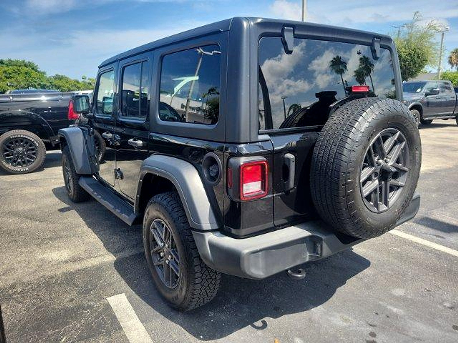 Certified 2024 Jeep Wrangler Unlimited Sport AWD/4WD image 5