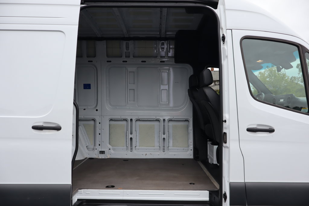 Used 2025 Mercedes-Benz Sprinter 2500 image 11