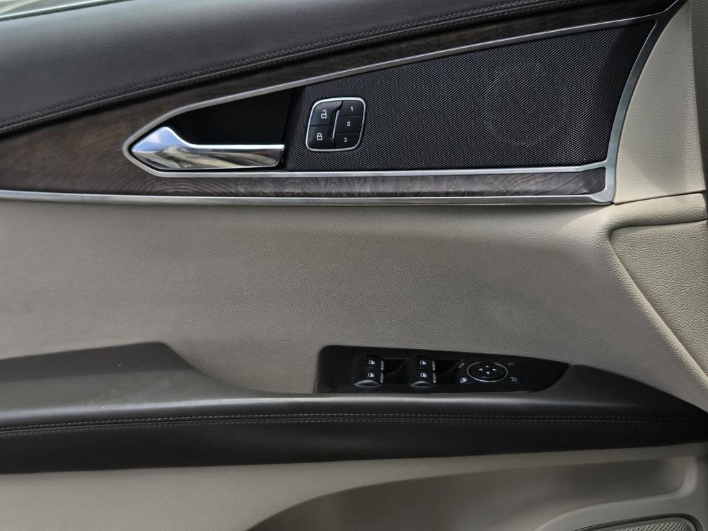Used 2016 Lincoln MKX Select w/ Select Plus Package FWD image 11