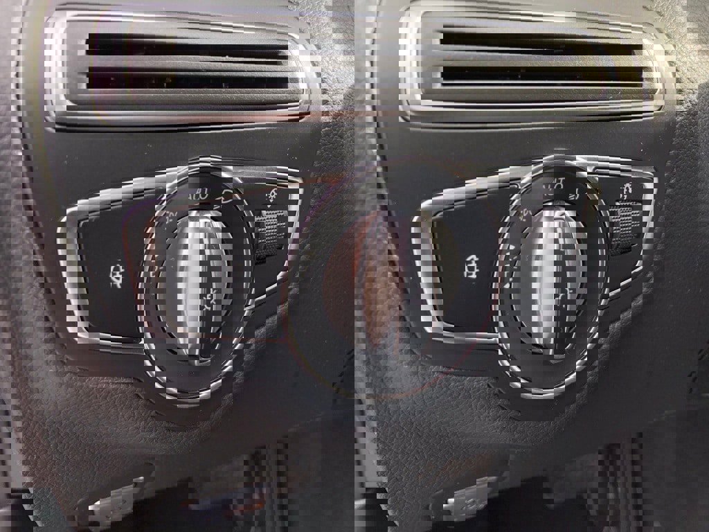 Certified 2021 Mercedes-Benz C 300 4MATIC Sedan w/ Premium Package image 14