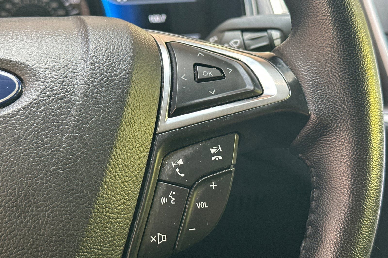 Used 2024 Ford Edge SEL AWD/4WD image 32