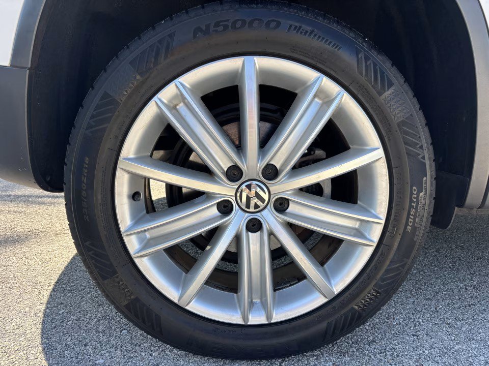 Used 2014 Volkswagen Tiguan SE FWD image 31