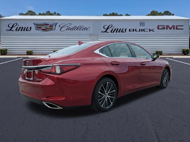 Used 2025 Lexus ES 350 w/ Premium Package FWD image 4