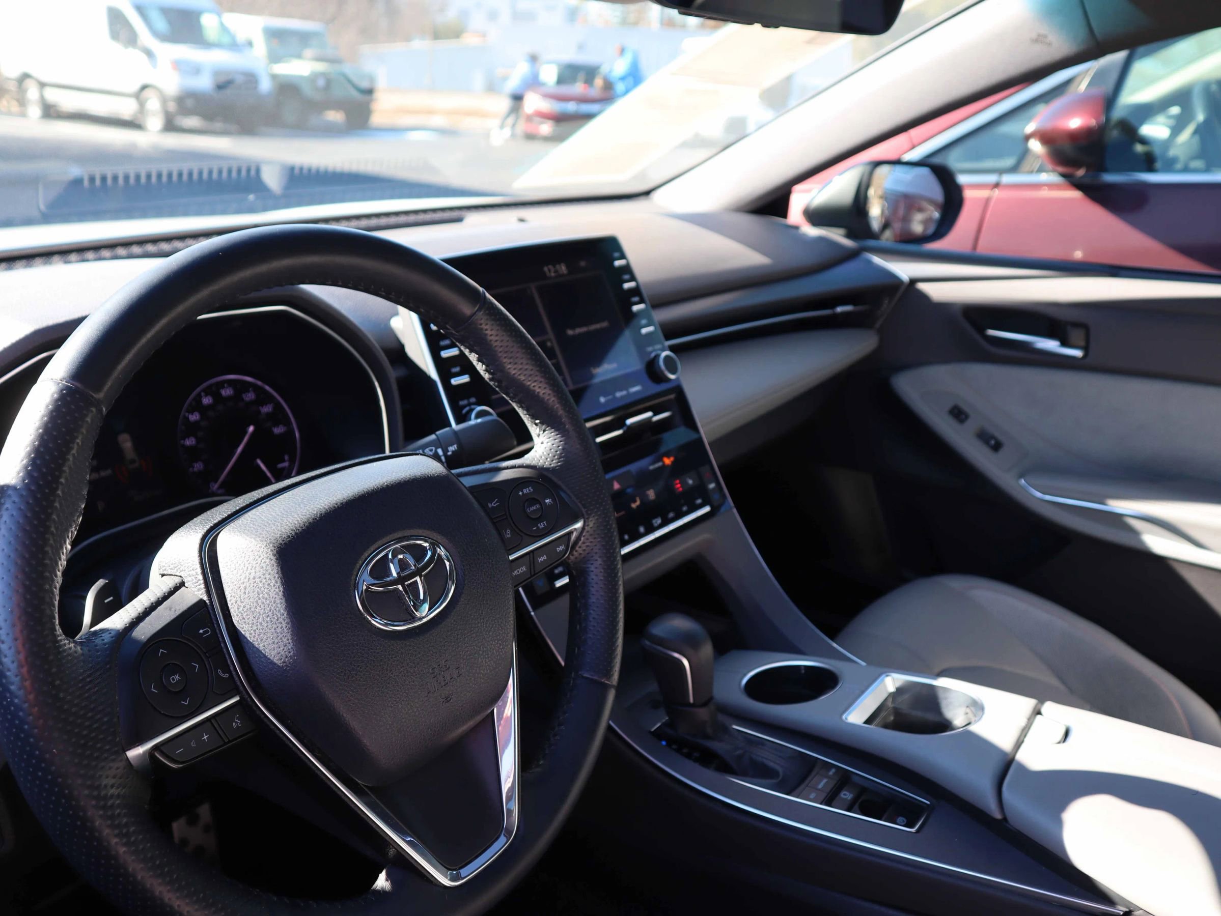 Used 2019 Toyota Avalon XSE image 18