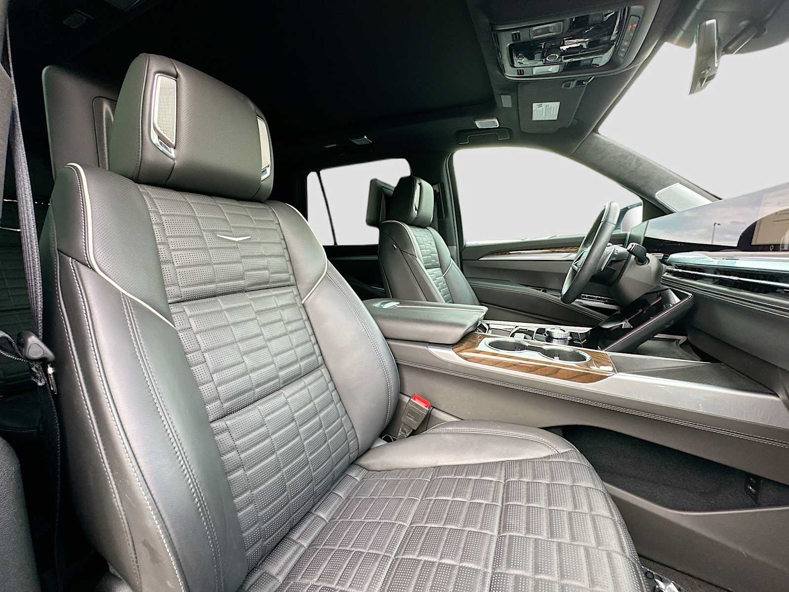 Used 2025 Cadillac Escalade Sport Platinum AWD/4WD image 31