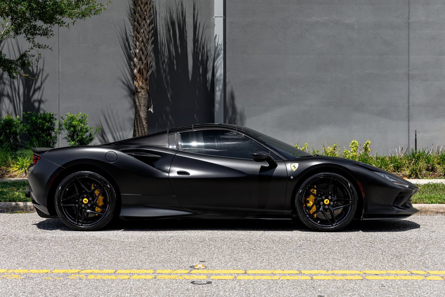 Used 2022 Ferrari F8 Tributo RWD image 5