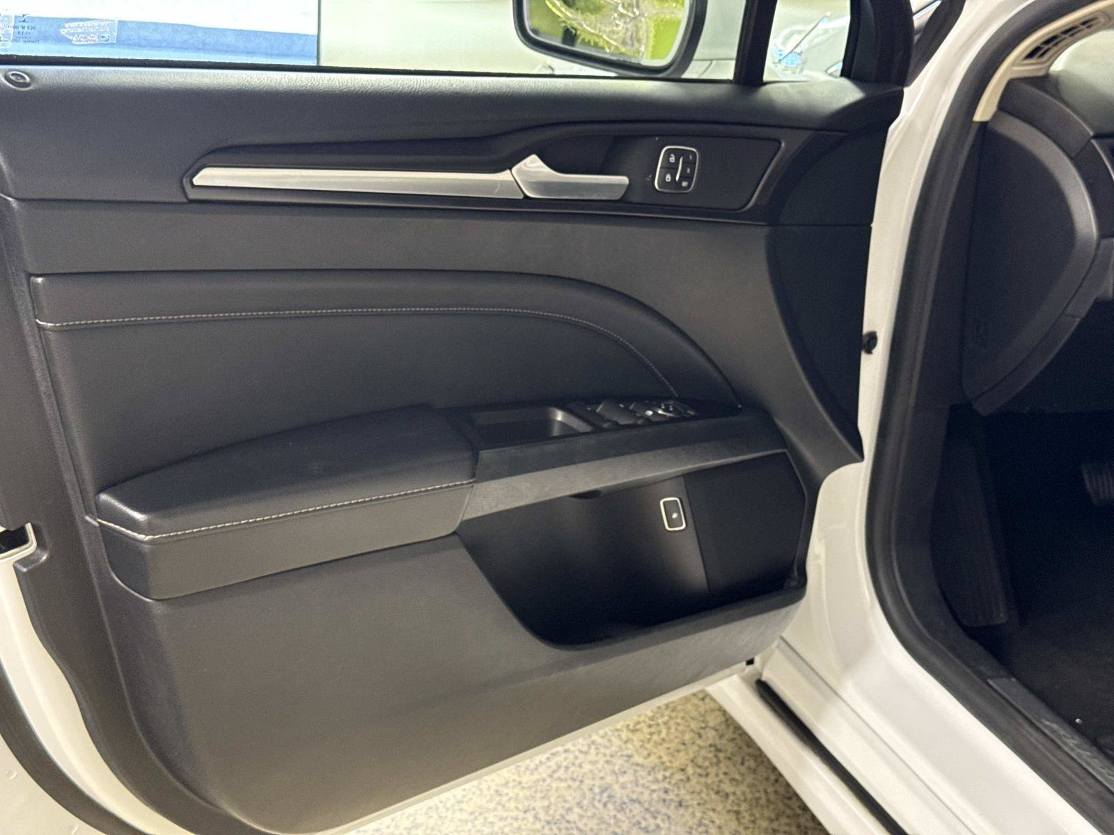 Used 2019 Ford Fusion Titanium FWD image 14