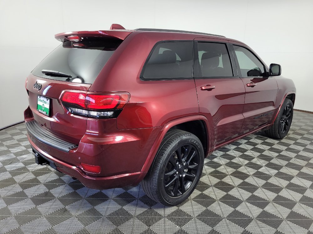 Used 2022 Jeep Grand Cherokee Laredo X RWD image 9