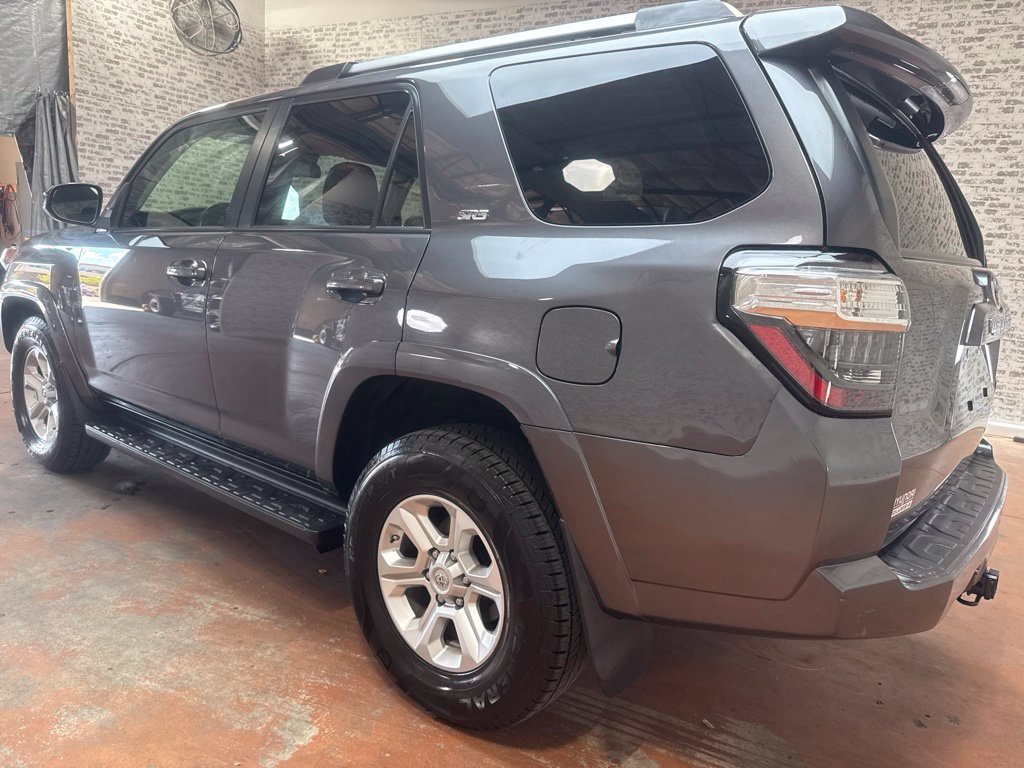Used 2021 Toyota 4Runner SR5 AWD/4WD image 5