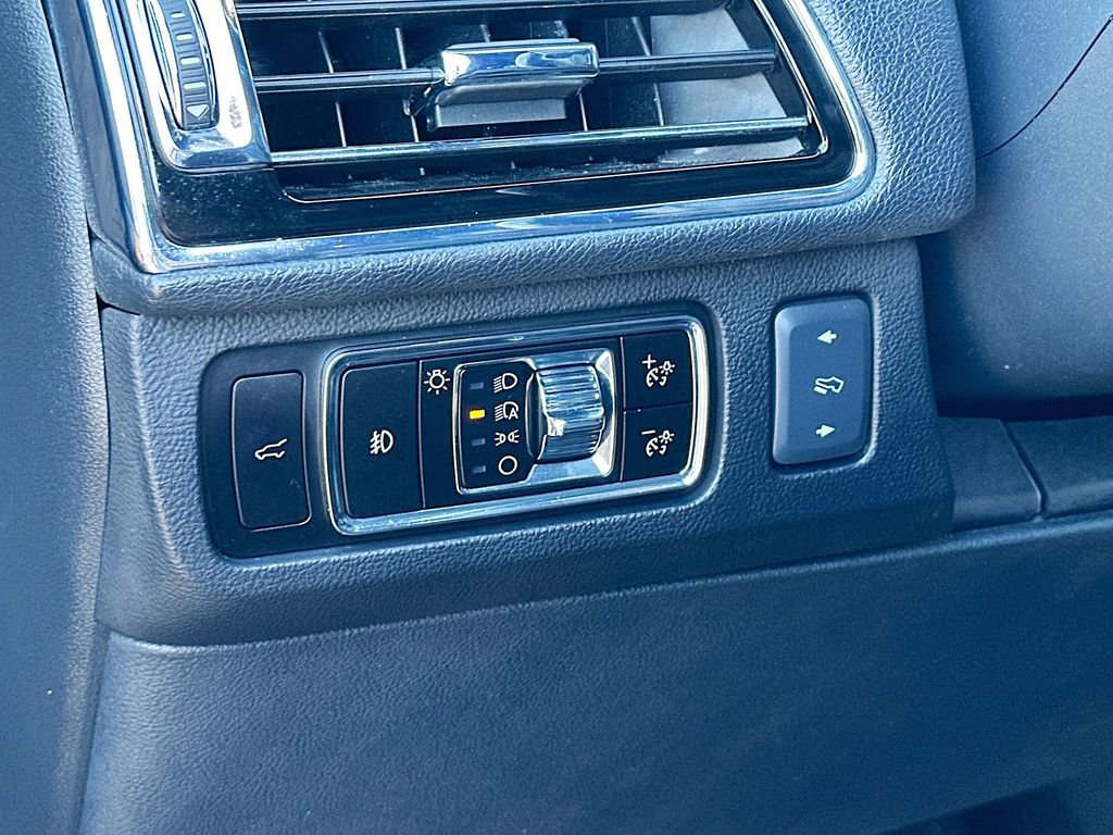 Used 2023 Lincoln Navigator Reserve image 10