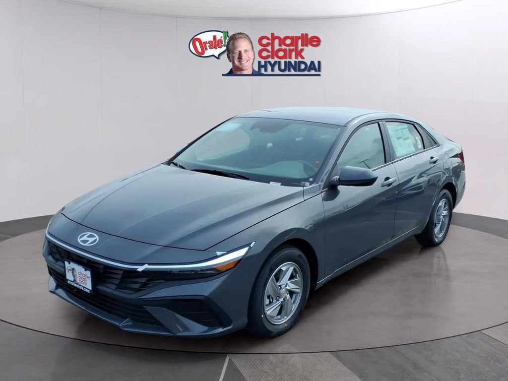 New 2026 Hyundai Elantra SE FWD video 1