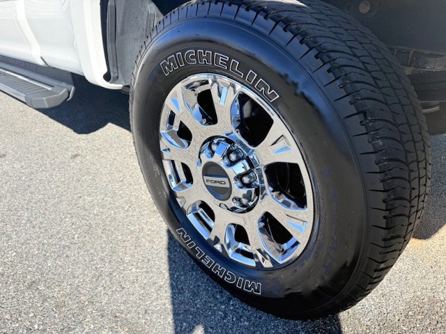 Used 2021 Ford F250 Lariat w/ Chrome Package image 8