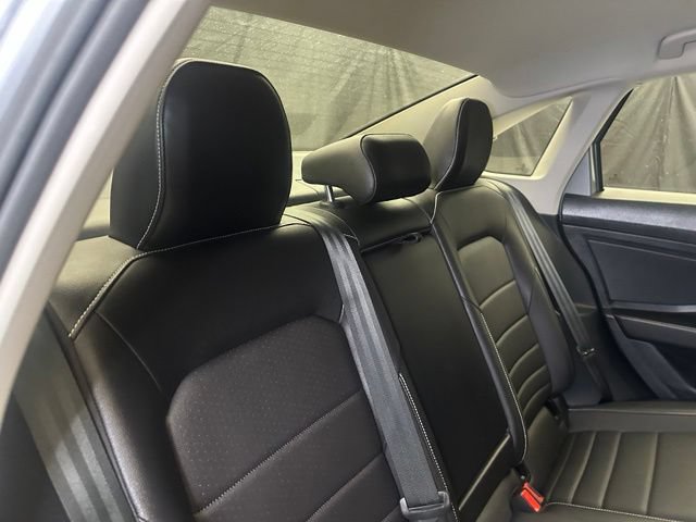 Used 2024 Volkswagen Jetta SE FWD image 19