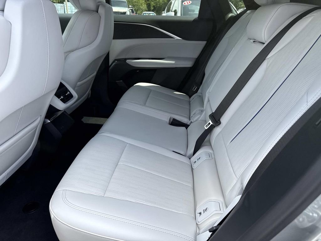 New 2025 Cadillac Lyriq Luxury image 14