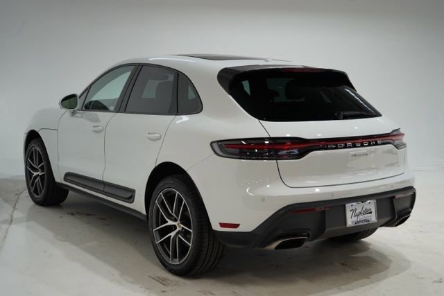 Used 2023 Porsche Macan Turbo AWD/4WD image 5