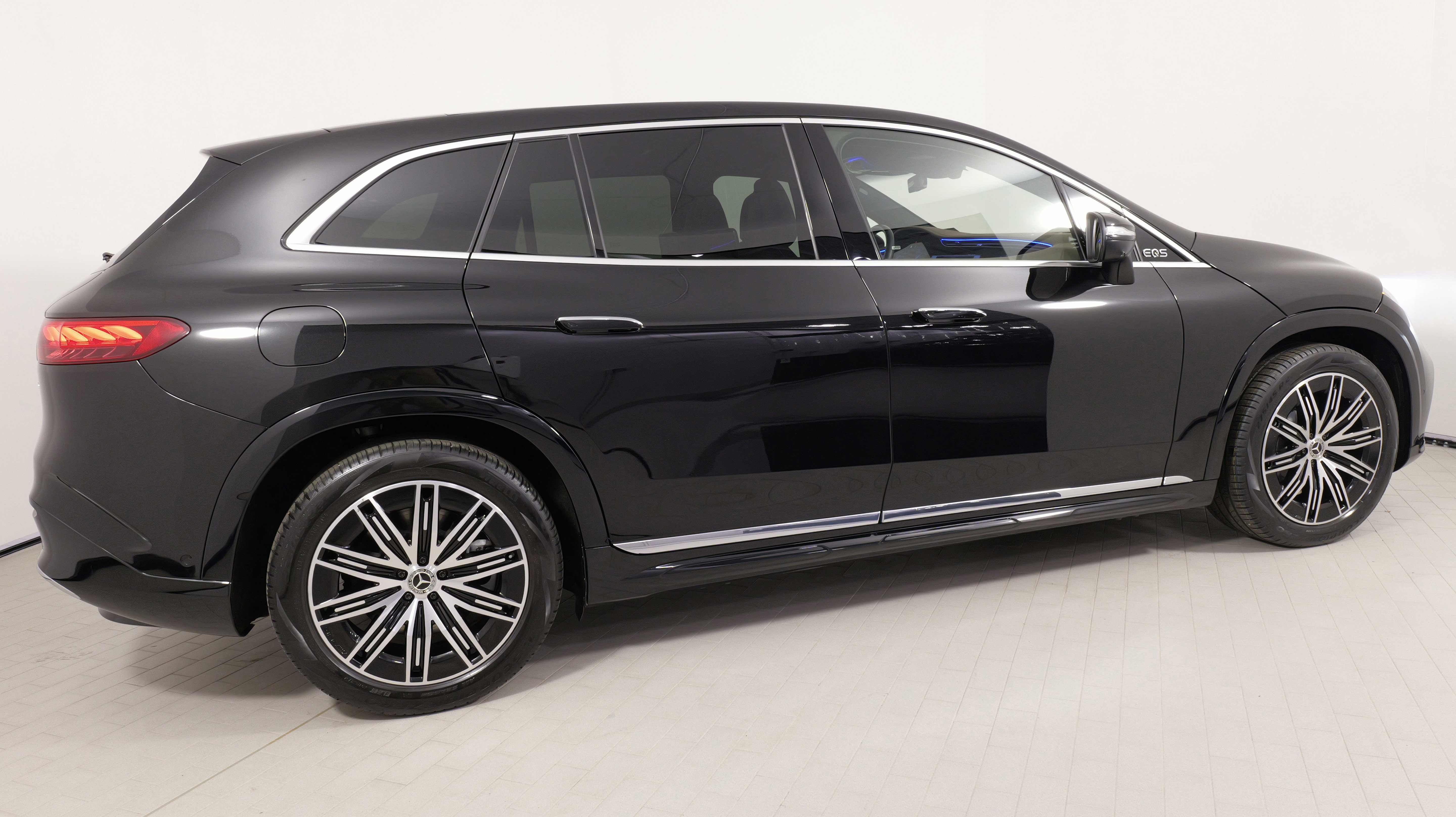 Used 2023 Mercedes-Benz EQS 580 4MATIC SUV image 10