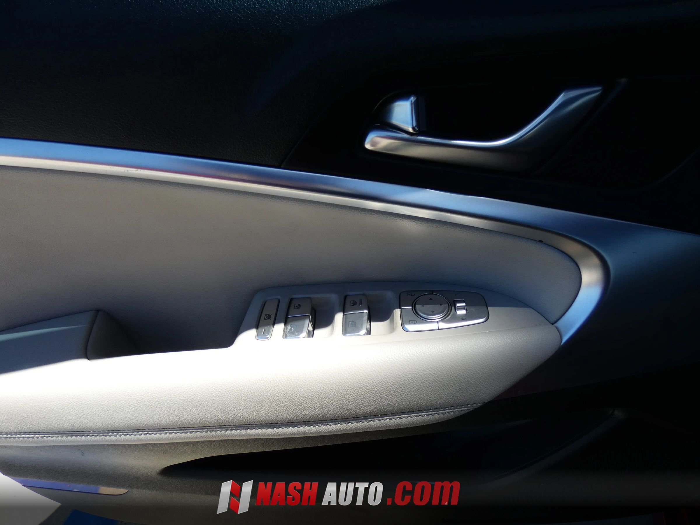 Used 2022 Genesis G70 2.0T RWD image 50
